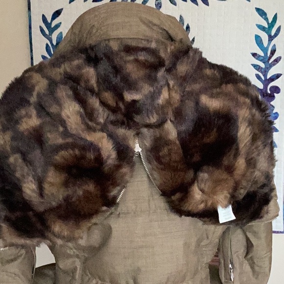 Obermeyer Jackets & Blazers - LIKE NEW OBERMEYER SKI/SNOWBOARD/COLD WEATHER JACKET!